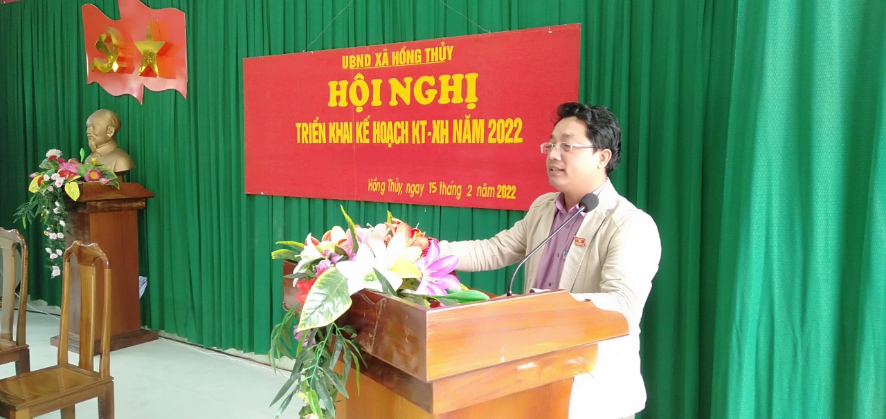 Đồng chí Nguyễn Văn Châu, HUV, Bí thư Đảng ủy, Ct HĐND xã phát biểu chỉ đạo tại Hội nghị